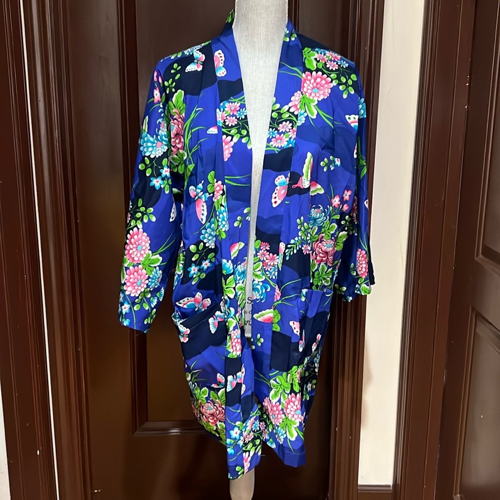 Vintage kimono by Design House blue floral butterfly sleeves one size pre loved